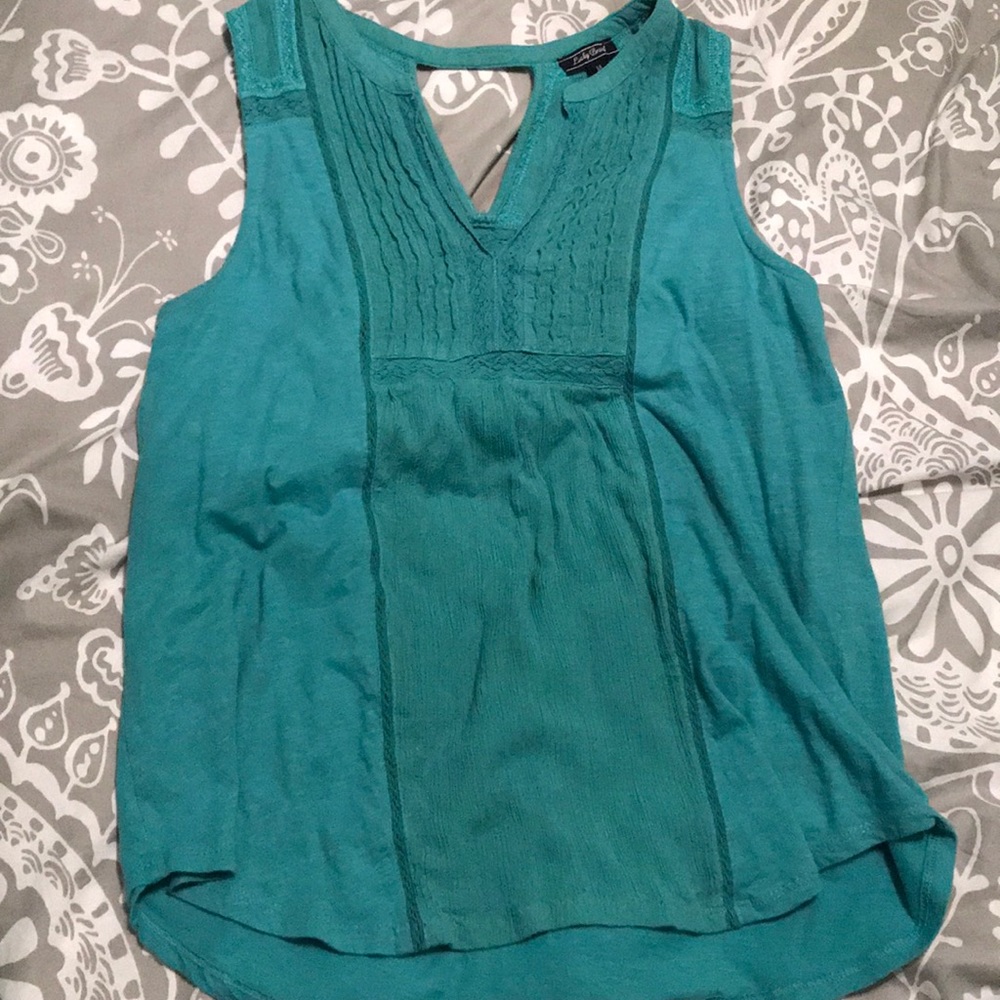 Flowy tank
